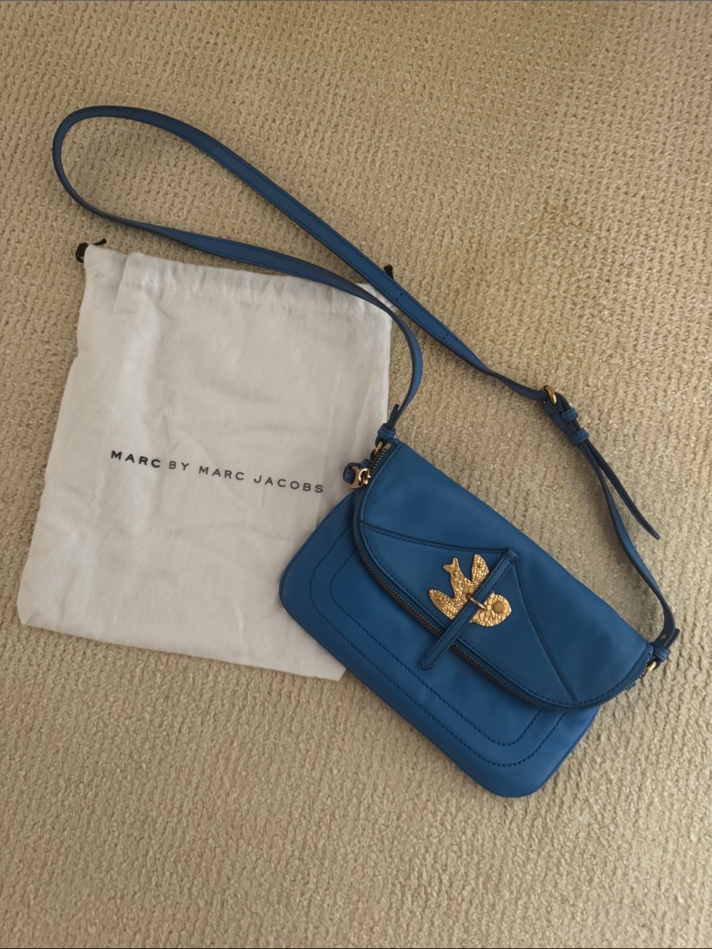 Marc by Marc Jacobs Blue Leather Crossbody with Gold Leaf Detail Vintage Find!